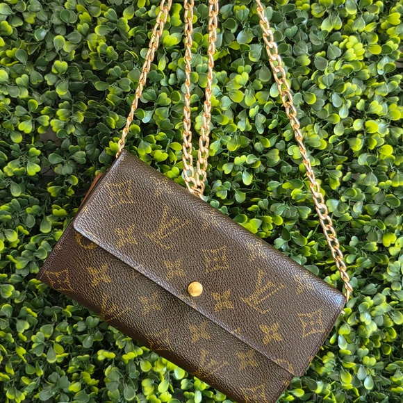 Louis Vuitton Handbags - Authentic Louis Vuitton Sarah Long Bifold Wallet